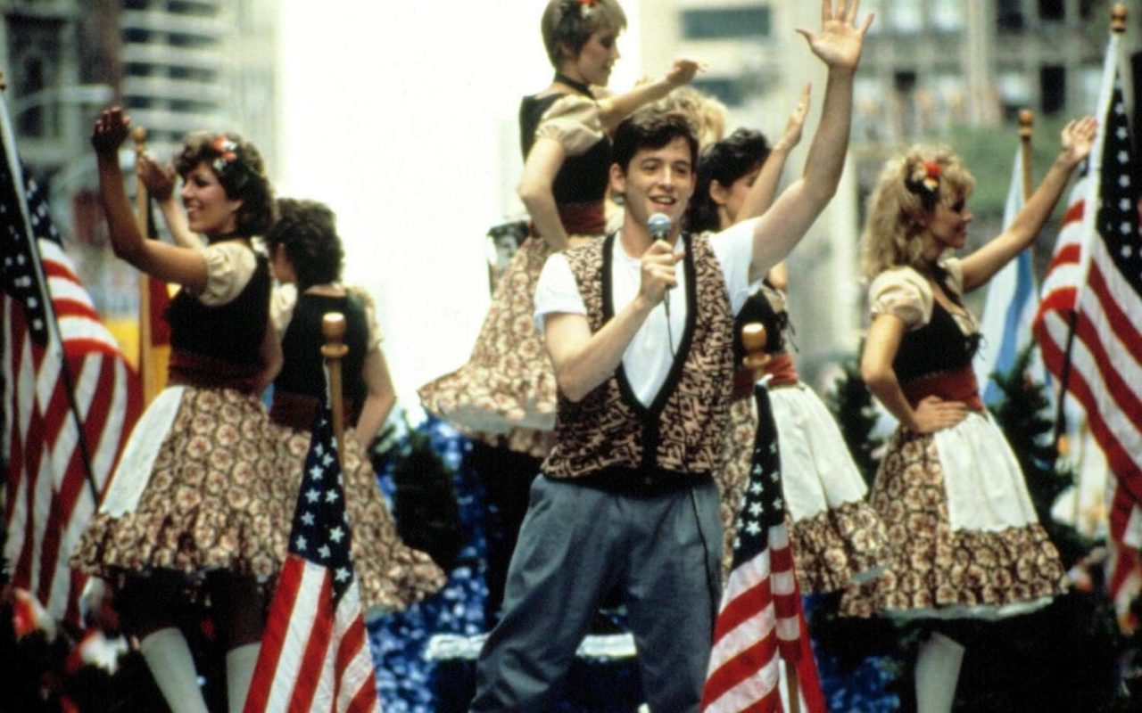 Ferris singing during the parade